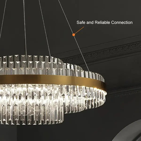 Lustre en cristal à plusieurs niveaux Fixedo avec lumière en laiton ACCESS MEUBLE