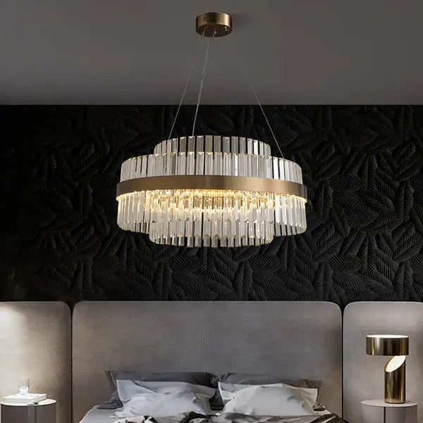 Lustre en cristal à plusieurs niveaux Fixedo avec lumière en laiton ACCESS MEUBLE